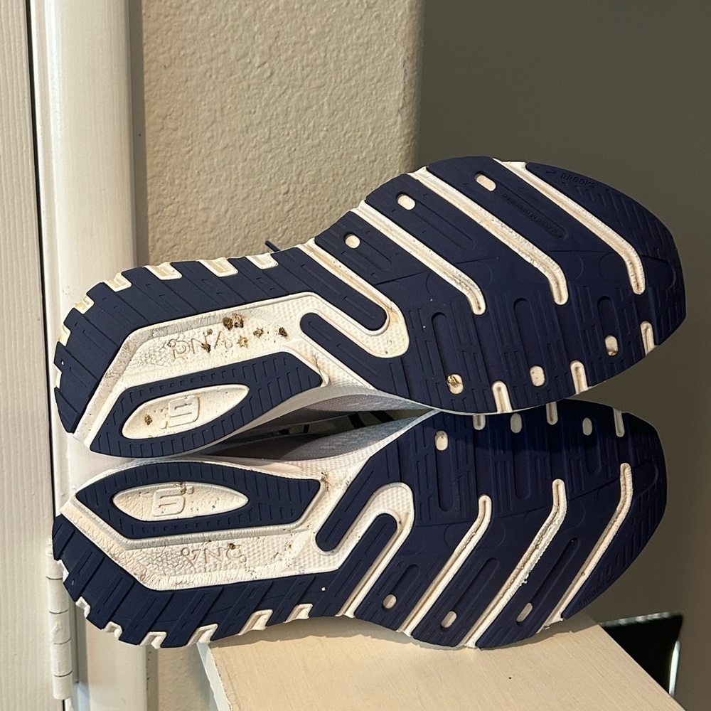 Brooks Launch 9 Shoes Athletic Running Gym Sneakers Womens Sz 9.5 Lilac Purple - Picture 9 of 12